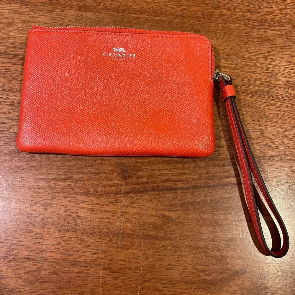 Coach Corner Zip Wristlet Leather Pebbled Burnt Orange NEW